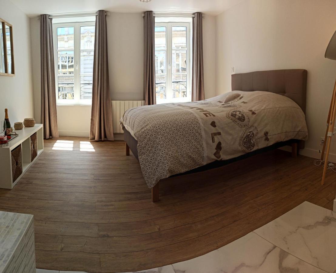 Appartamento Triplex 110 M2 Centre Historique Avec Jacuzzi Dinan Esterno foto