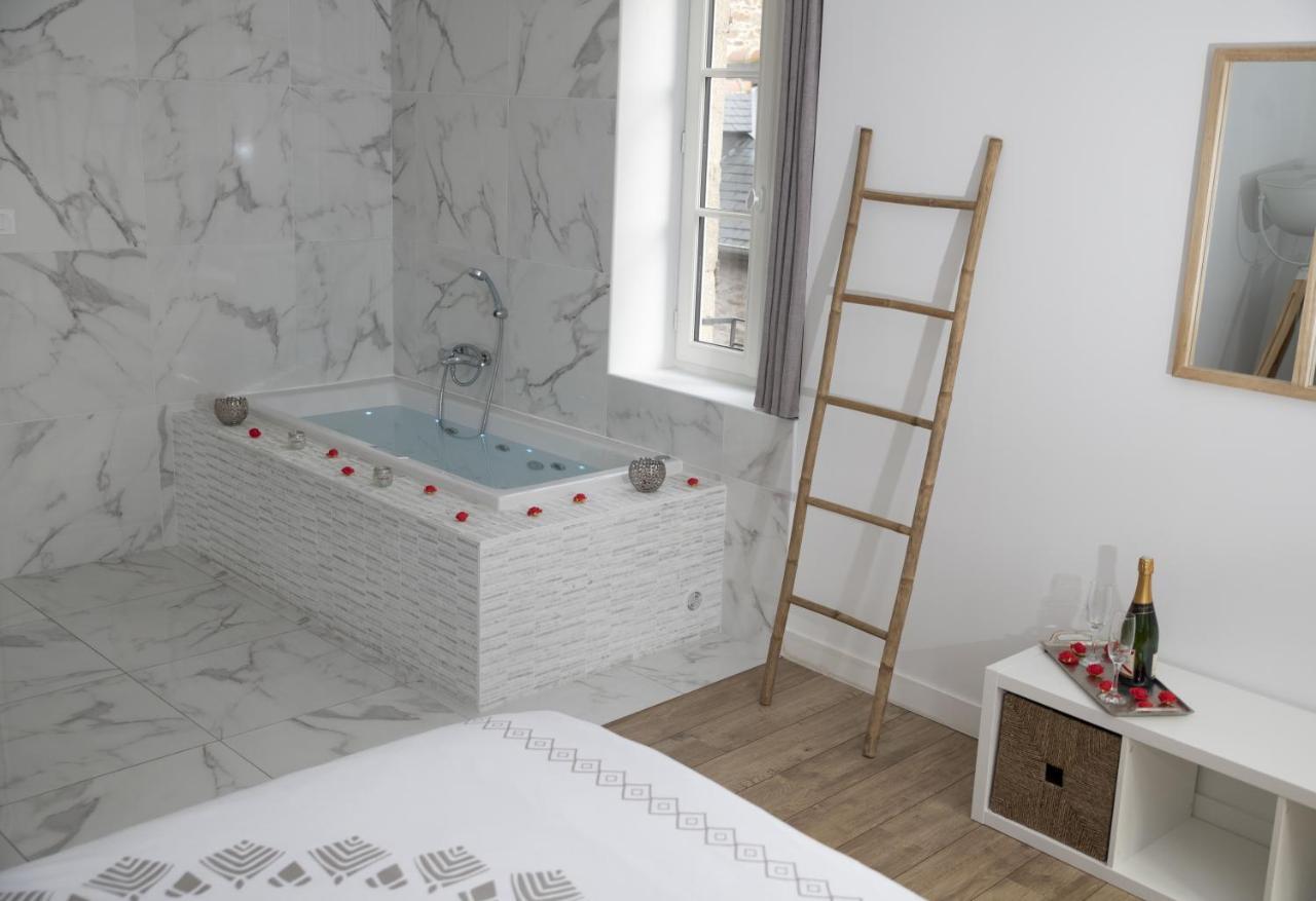Appartamento Triplex 110 M2 Centre Historique Avec Jacuzzi Dinan Esterno foto